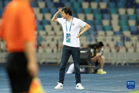 莫那鲁道和他的族人用生命给出答案——当压迫企图抹去你的名字、文化与尊严时，站起来反抗，哪怕结局是毁灭。